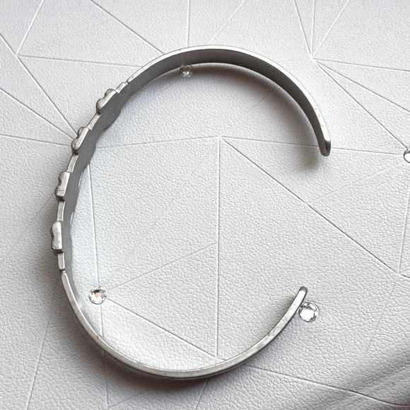 🧸Stylish Vintage Brushed and Polished Sterling Silver Teddy Bear Cuff Bracelet - Picture 5 of 12